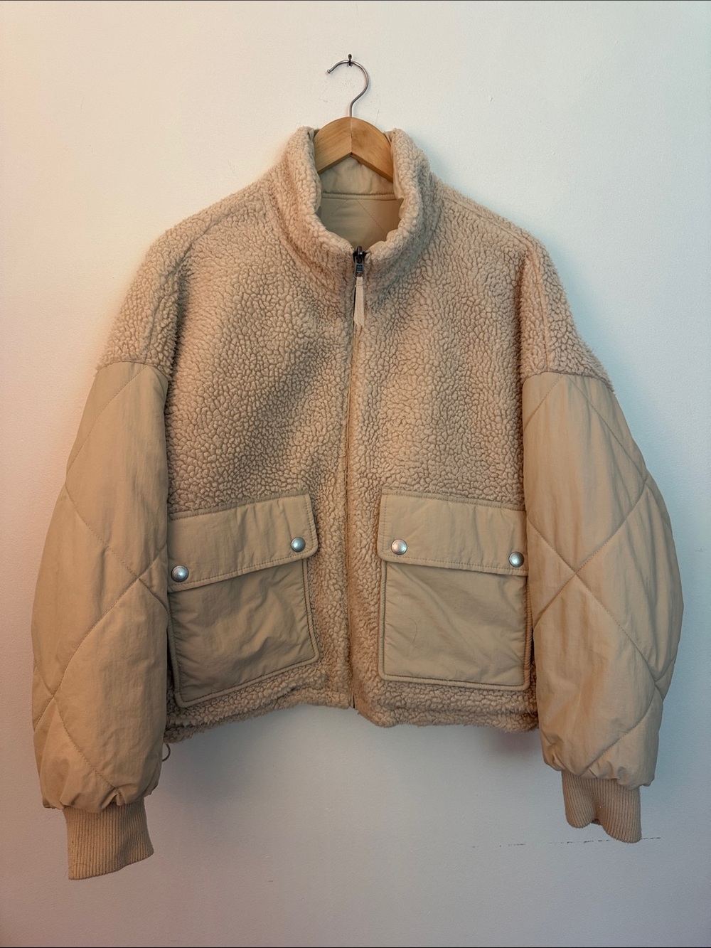 American Eagle Outfitters Cream Sherpa Zip Jacket with Quilted Sleeves